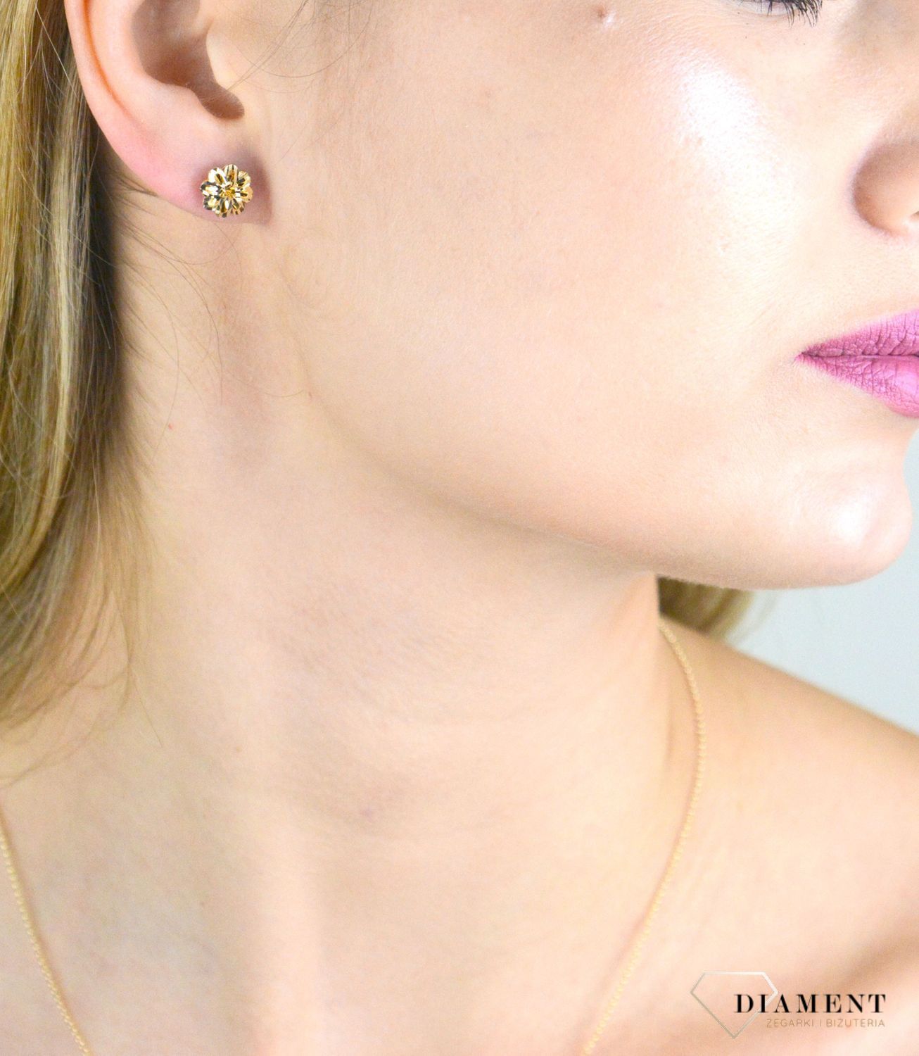 Złote kolczyki damskie 375 kwiatki 3d wkrętki KL 10935 375.jpg